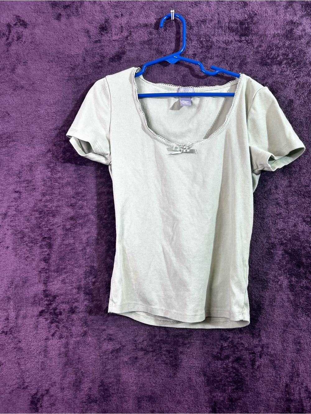 Tilly's Sage Green Short Sleeve Scoop Neck Top with Bow